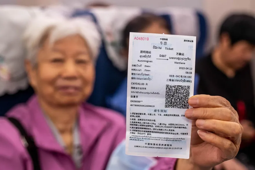 雙向奔赴！中寮鐵路「國際旅客列車」開行　昆明乘坐到永珍僅10.5小時