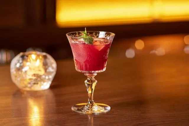 真吸血鬼？咖啡廳特調「人血雞尾酒」恐釀傳染病危機