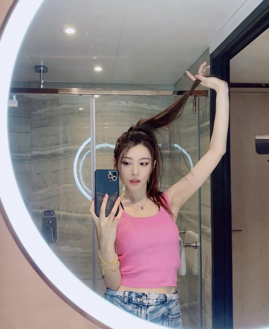 香港出生AV女優相澤南回港旅遊　吃道地美食嬌喊：我愛香港