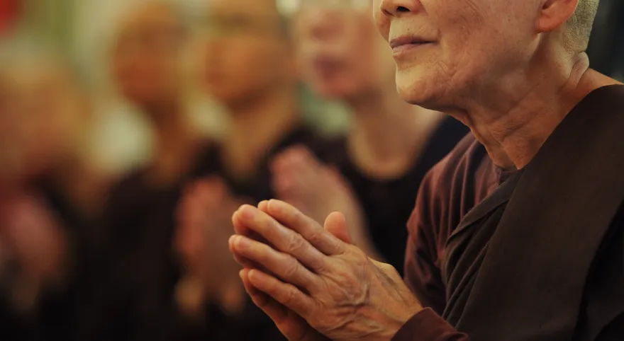 不常掃墓沒發現祖墳出問題！全家倒楣、身體差…竟是祖墳煞氣惹禍