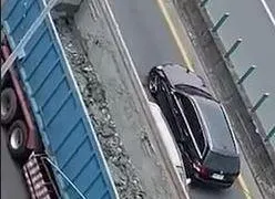 台65線離奇車禍！轎車遭撞　下秒180度轉向慘卡路中