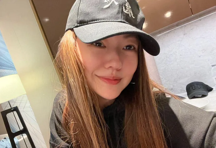 突曬「長髮披肩照」曝重大決定！小S招牌黑短髮沒了　粉絲見逆齡顏值狂讚