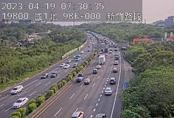 快訊/國1北上新竹段「2車追撞」！現場畫面曝光