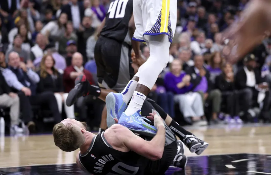 嘴綠踩人胸口　美媒：躲過禁賽　生涯罰款恐破4千萬