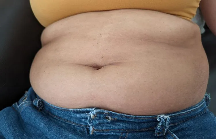 小腹大得像懷孕？醫：「日常2習慣」是大忌　就連喝咖啡也不OK