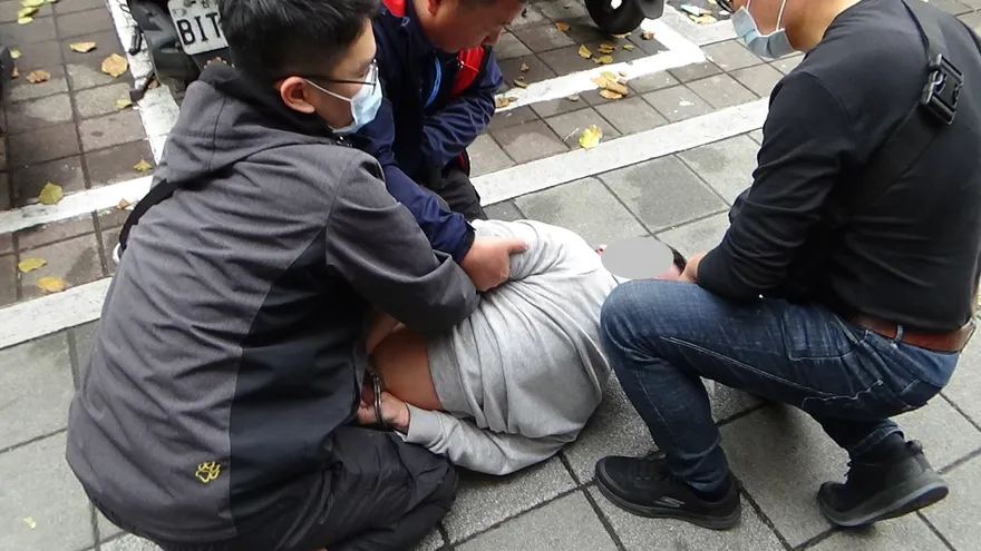 影/痛扁後再餵毒控制！弘仁會打工換宿騙豬仔囚禁外加詐騙逾2千萬　警逮6嫌