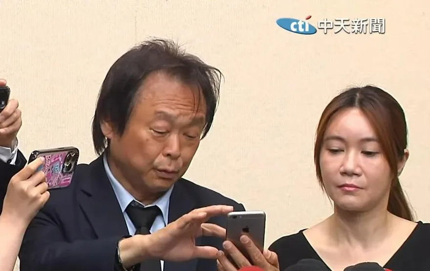 影/手機早上「靜悄悄」以為初選輸了　王世堅自曝：不小心切到飛航模式