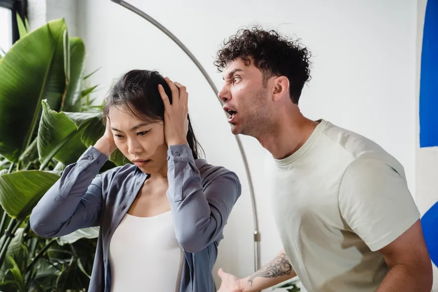 妻偷用情趣用品！他罵「私生活很亂」　遭諷：沒看過A片打手槍？