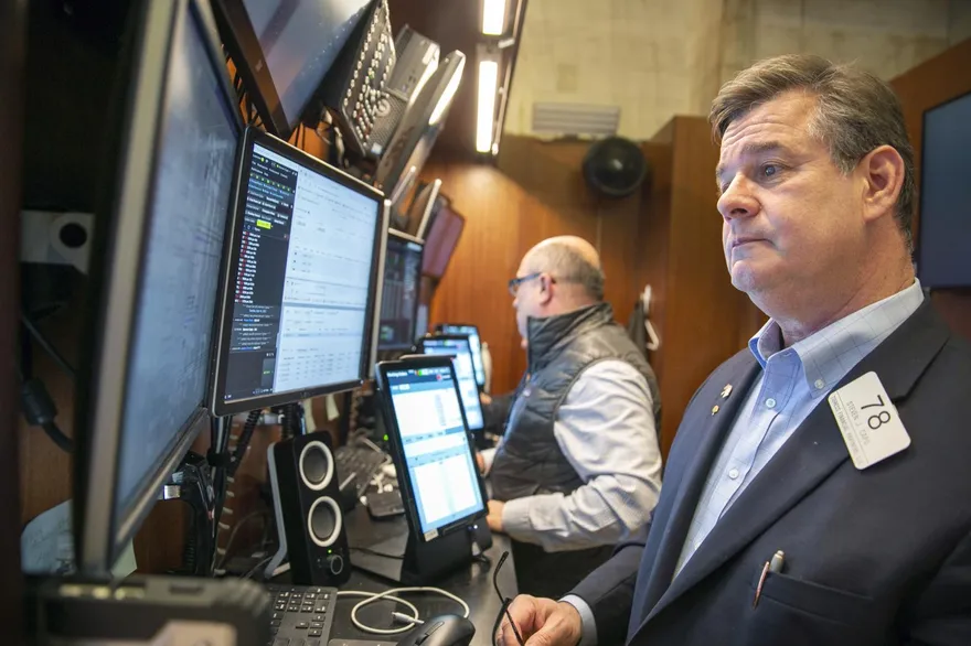 市場靜待企業財報　科技股承壓　美股收盤漲跌互見