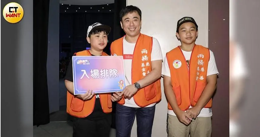 小彬彬爆「兒子沒考上大學」被彬媽打臉　小小彬被同學笑慘：為何這樣講