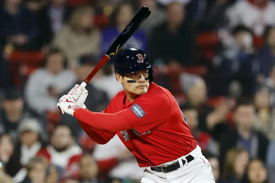 驚！張育成左腕扭傷　先發3打數熄火提前退場　紅襪不敵金鶯