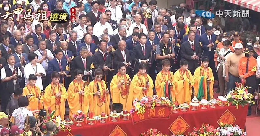 大甲媽遶境/天上聖母祝壽大典！萬名信眾祈福　晚間11點起駕回鑾