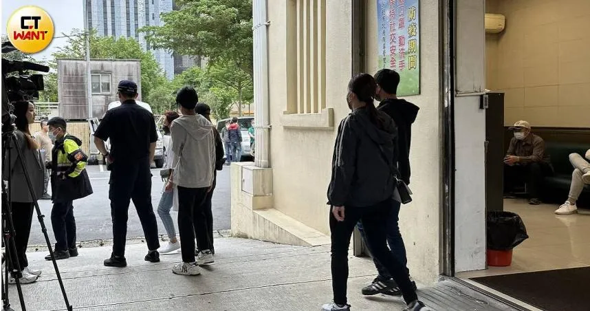 少女交疊陳屍摩鐵樓梯　家屬陪同解剖痛哭失聲