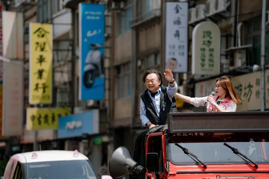 王世堅認了「她」最強！「議會媽祖婆」超狂背景曝光