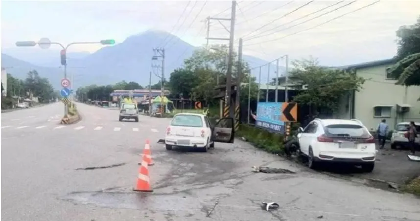 花蓮台9線閃紅燈左轉對撞直行車　無照8旬翁當場喪命