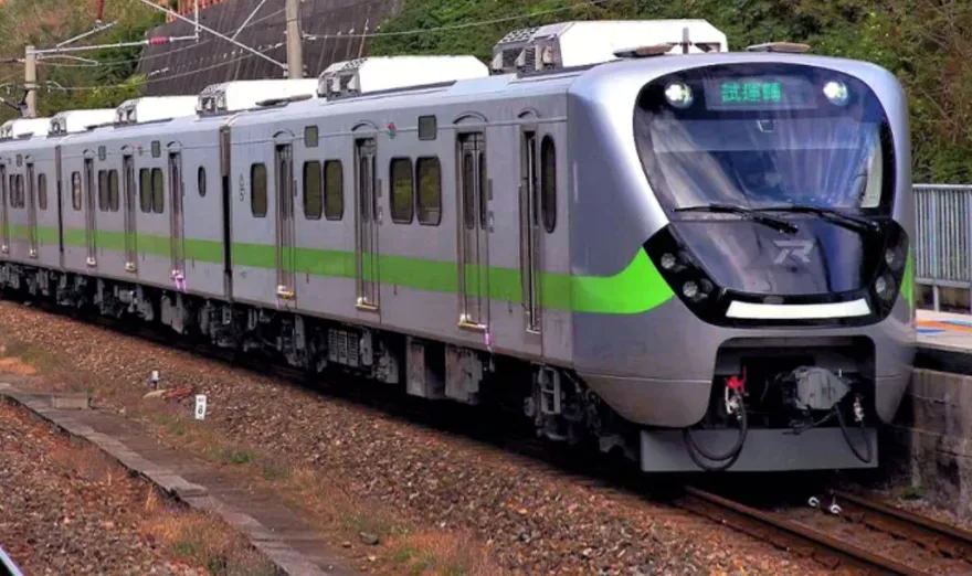 大出包！台鐵「386班改點」　10萬份時刻表5班次站名印錯