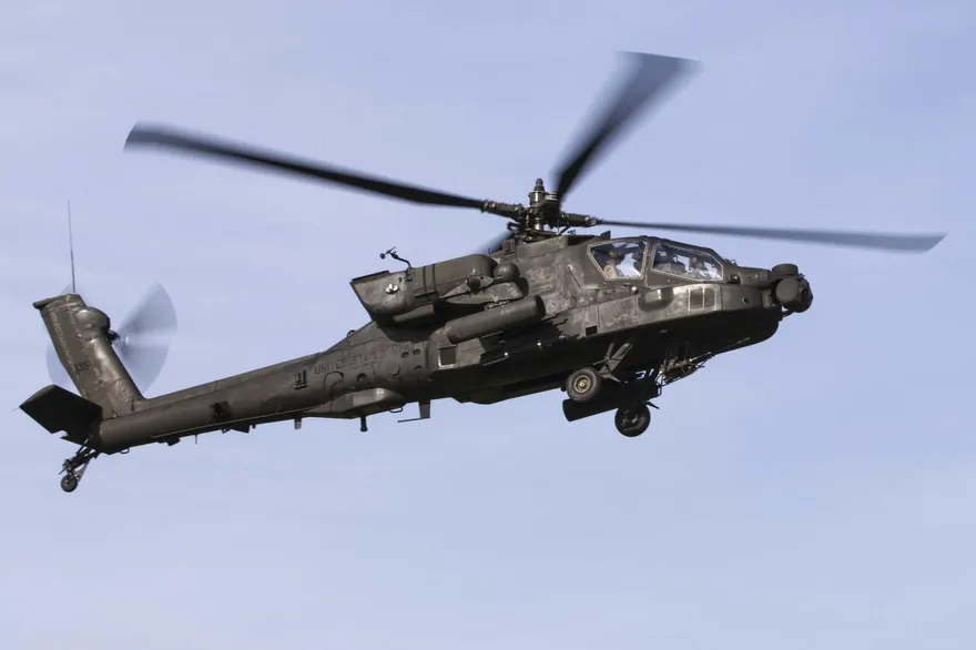 美國陸軍2架阿帕契直升機墜毀　4名機組人員下落不明