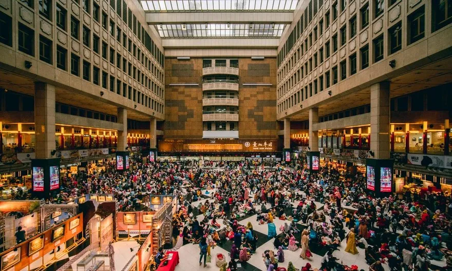 日本政治學者驚見北車大廳「這幕」　他大讚：比日本社會進步！