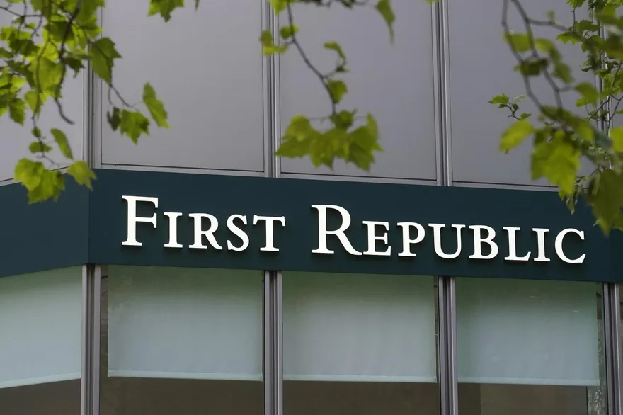 又一家倒閉！FDIC接管第一共和銀行　摩根大通、PNC集團等銀行競購