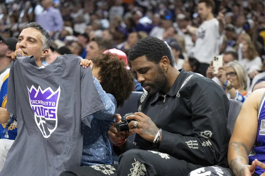 厄文續留獨行俠　繼母成「史上首位談成合約」黑人女經紀