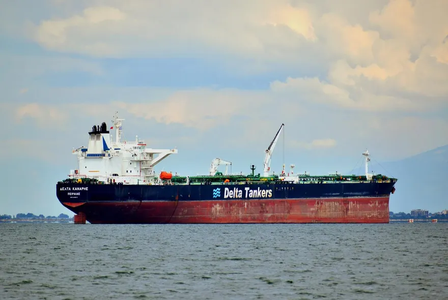 影/運油船馬來西亞外海突起火　25名船員獲救3人下落不明