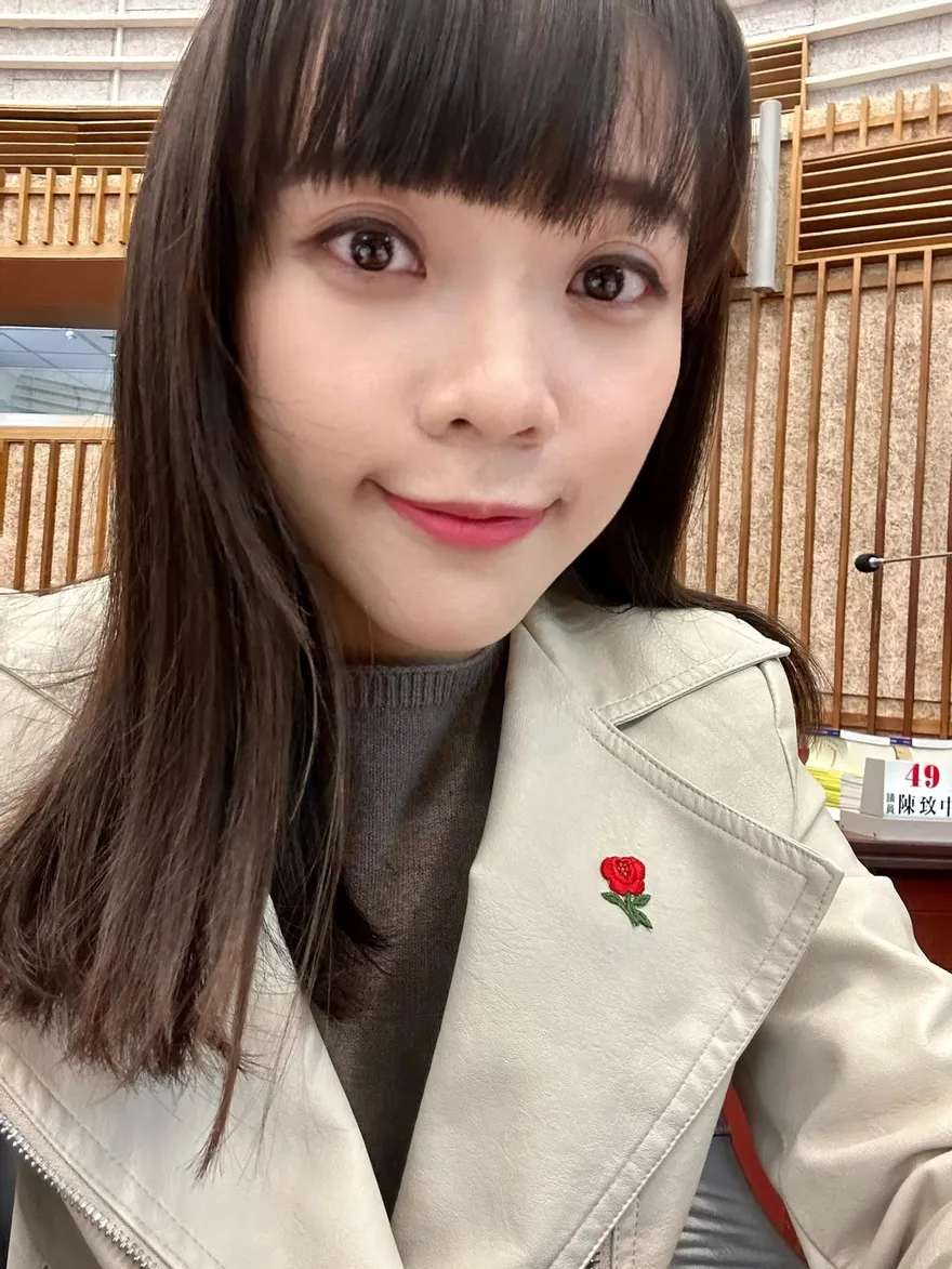 劉世芳不連任高雄立委  傳黃捷被點名