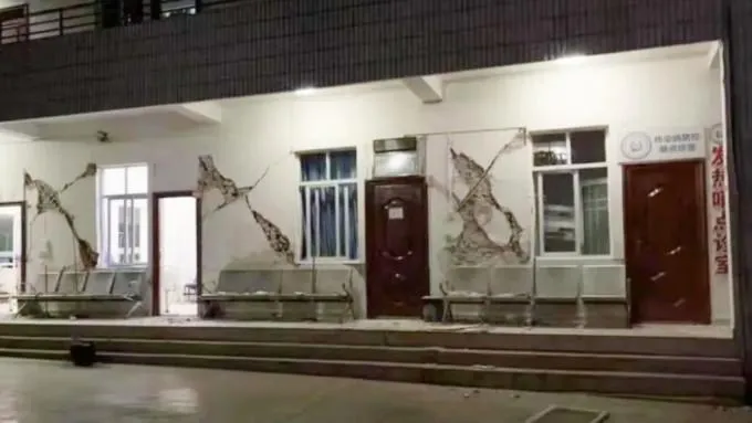 影/地牛翻身！雲南規模5.2地震至少3人輕傷　居民：床劇烈搖晃人都站不穩