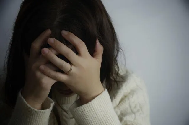 女國中生慘遭母同居男友蹂躪！荒唐母不阻止還上場陪玩　判決出爐