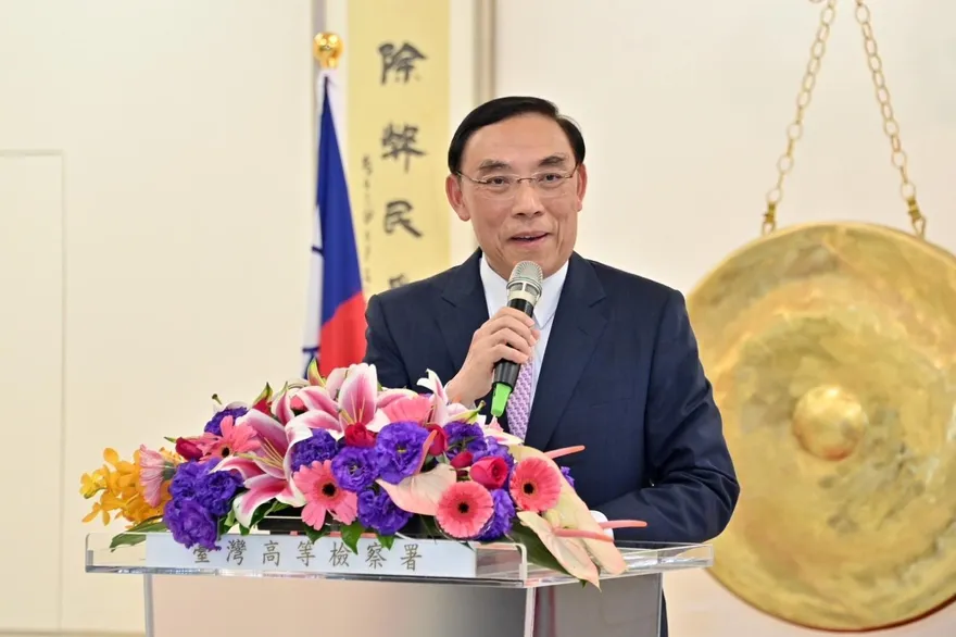 im.B翻版？又爆官員與詐欺犯同框！法務部長蔡清祥火速澄清