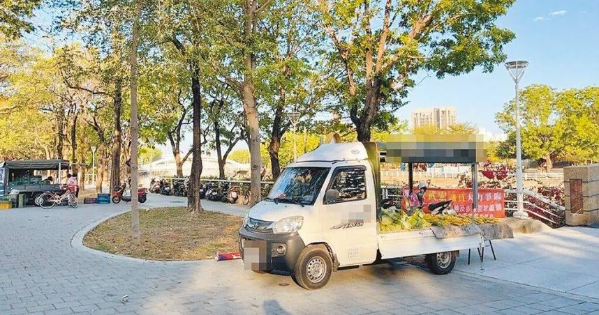 機車、攤車闖入公園引起民怨　養工處：不聽勸將會開罰