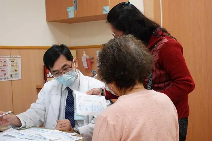 82歲婦「痛到冰敷才能睡」拖10天　就醫確認帶狀疱疹