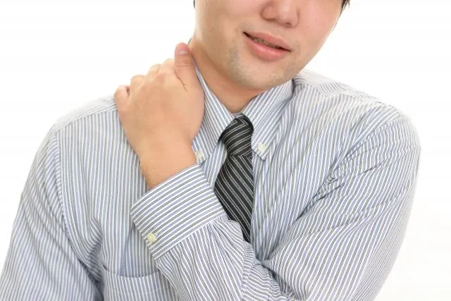 小心「冷氣病」！長時間待冷氣房　恐引起「肌筋膜疼痛症候群」
