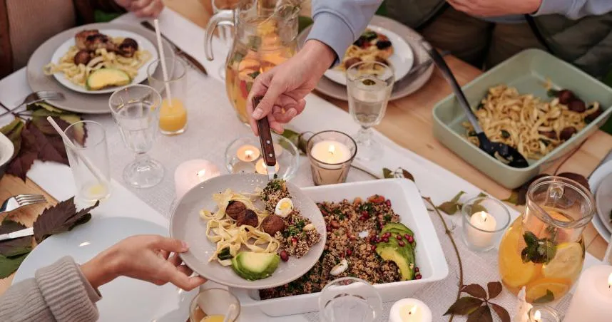 不要臉主管！升職幫他加2000　連兩攤聚餐點名要他埋單
