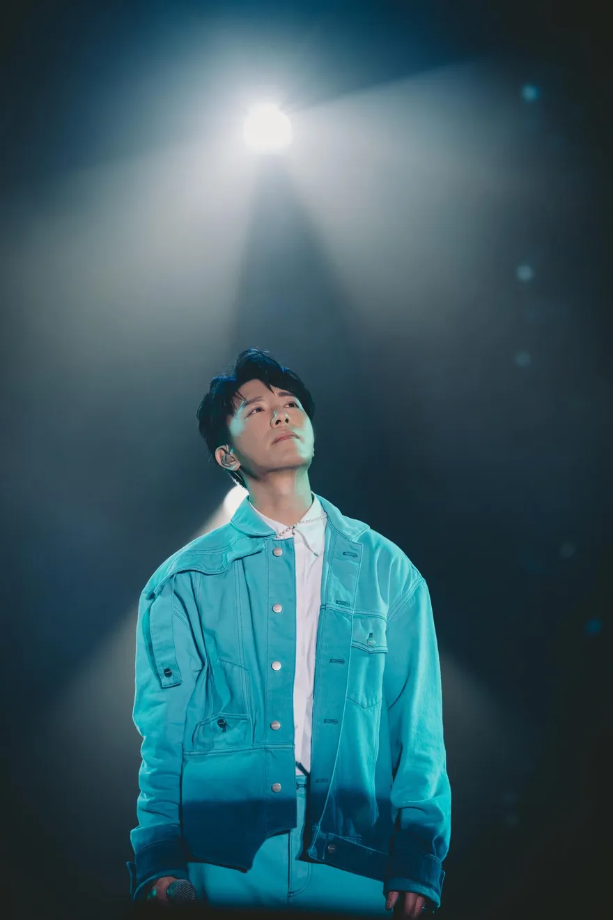 睽違7年！韋禮安香港開唱甜喊「我都結婚啦」 苦練1曲獻粉絲