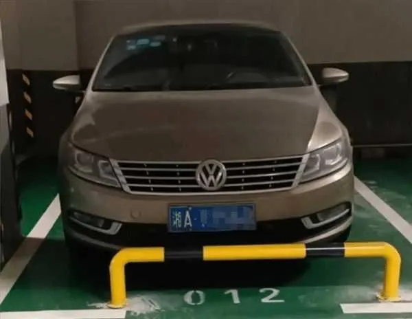 惡鄰霸占停車位數月拒挪車...還要「看購買證明」　女子反制直接焊死逼對方求饒