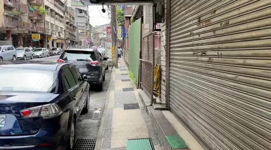 爸爸救我！基隆20歲女買個蛋糕「被打到眼窩骨折」　男搭訕不成動粗