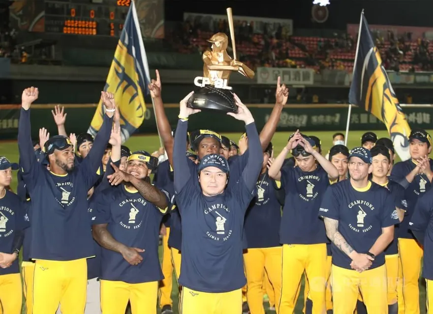 兄弟換帥風波！傳「戰績差、與高層不合」所以掰掰　劉志威這樣說