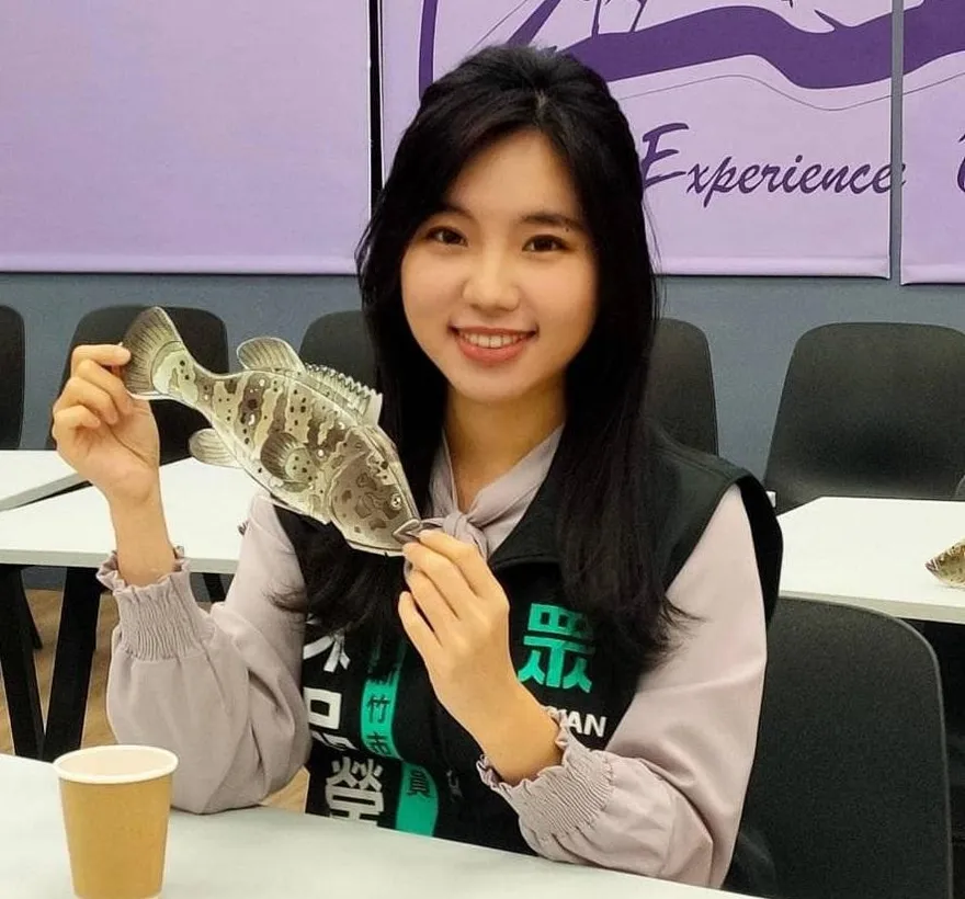 正妹老師翻譯BNT電郵發現大秘密！「王必勝去上英文課」