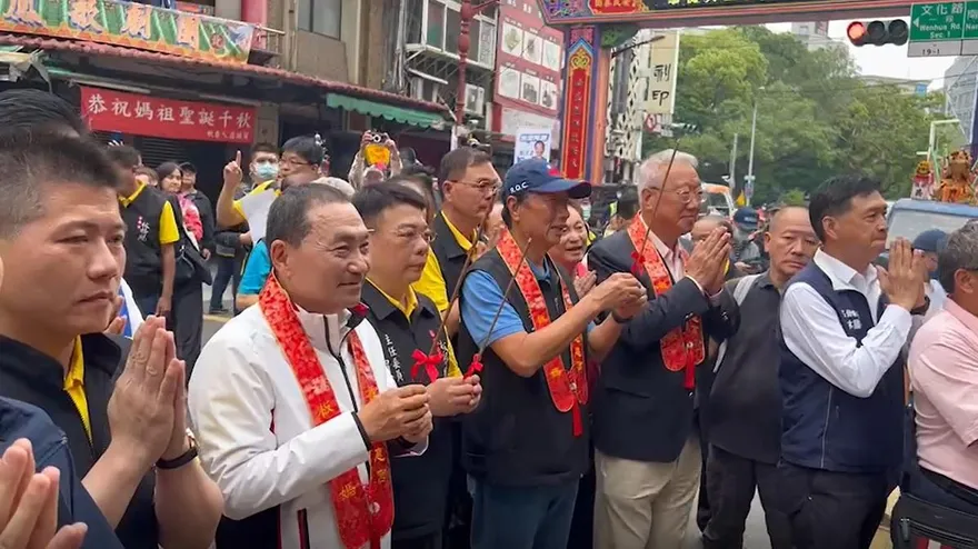 快訊/媽祖誕辰促成兩人同台　侯友宜郭台銘共同點「起馬炮」