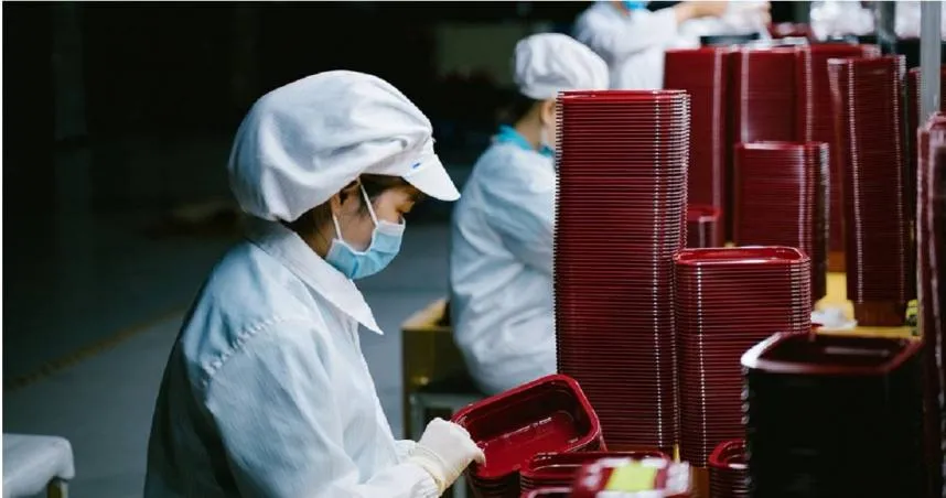 遭父母逼返鄉！她醫學系畢業「慘淪工廠妹」　淚吐：人生好失敗