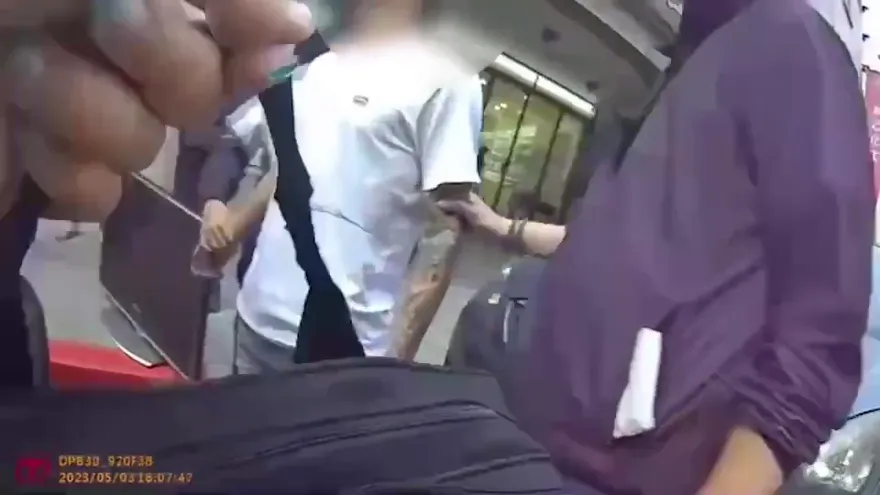 影/他假冒「高雄市警局劉隊長」騙8旬翁近200萬　萬華街頭遭逮