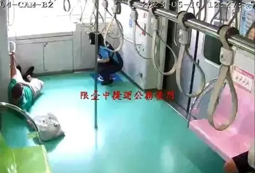 月台上有緊急停車鈕！連帶因中捷慘案惹關注　高捷「發車由司機手動」