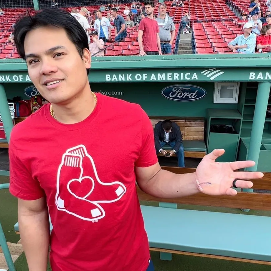 國防部長加油！張育成傷勢恢復「超進度」　動刀處拆線開始傳接球、空揮