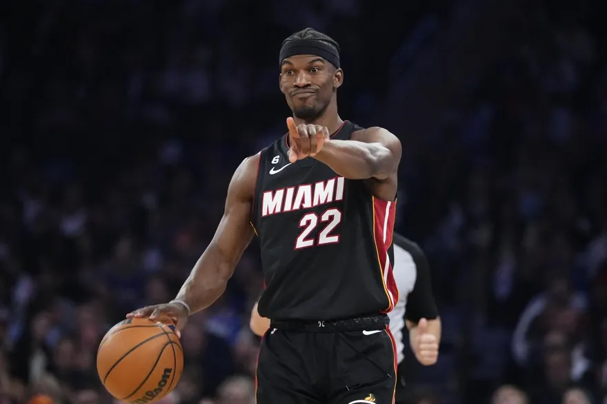 影/老8傳奇直闖東區決賽！巴特勒領軍熱火驚險關門　尼克布朗森41分白搭