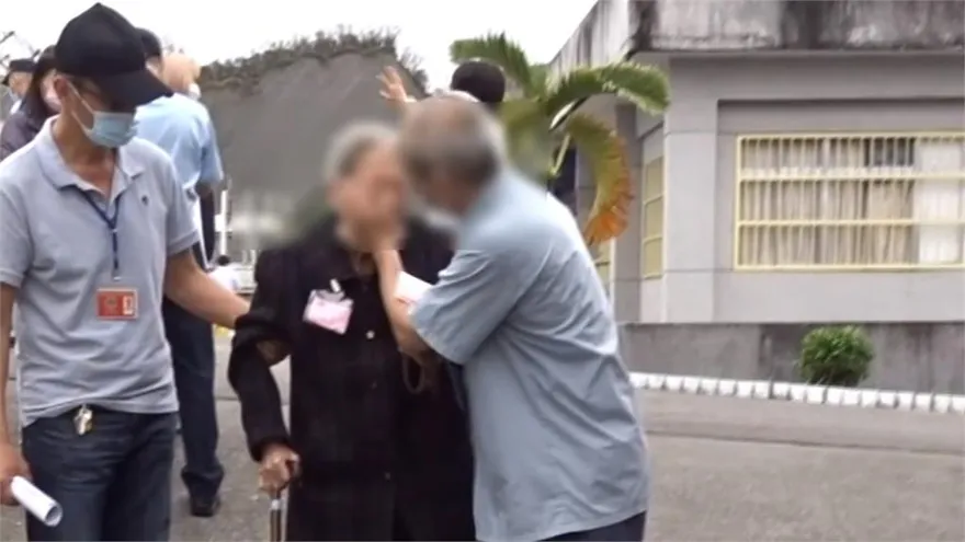 母親節寵愛／一輩子的甜蜜負擔！93歲老母拄枴杖700公里赴台東探監　就怕「最後一次看兒子」