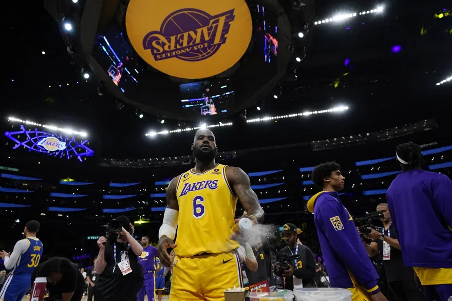 影/G6湯沒出現！柯瑞單核難救勇士　湖人爆擊關門暌違2季重返西區決賽