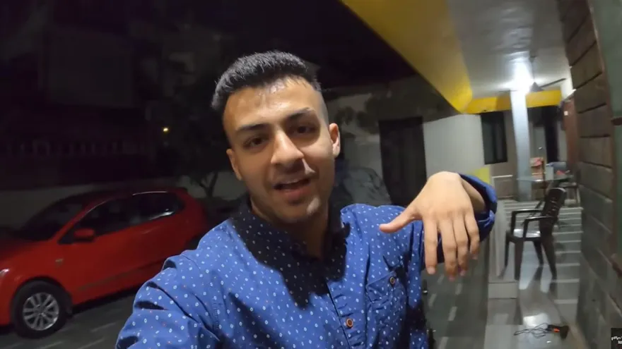 百萬網紅騎重機「時速飆300km」！下秒自撞分隔島「爆頭身亡」