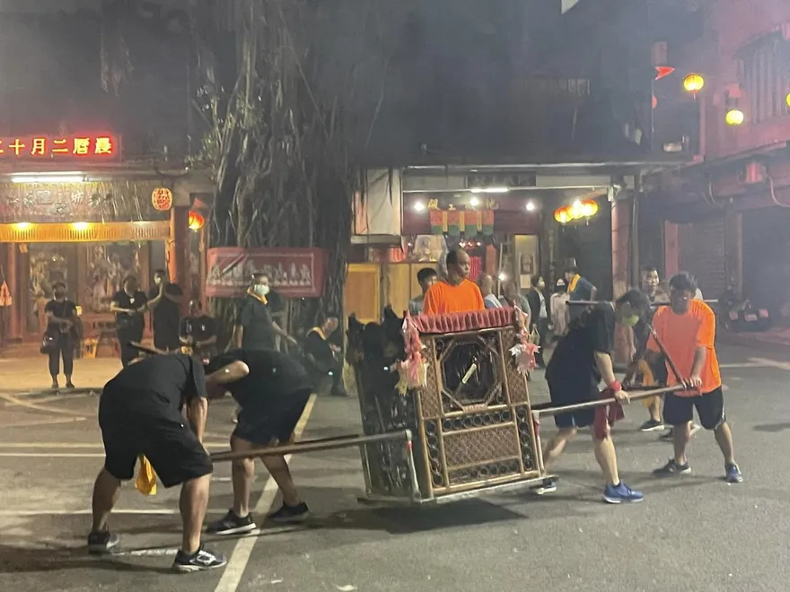 影/台南3歲女童車禍亡…城隍爺直奔現場「帶她回廟」　1原因呼籲民眾勿再獻花