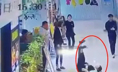 用餐後一句「會員卡不續儲值」！產婦剛出院慘遭老闆娘夥同2店員圍毆