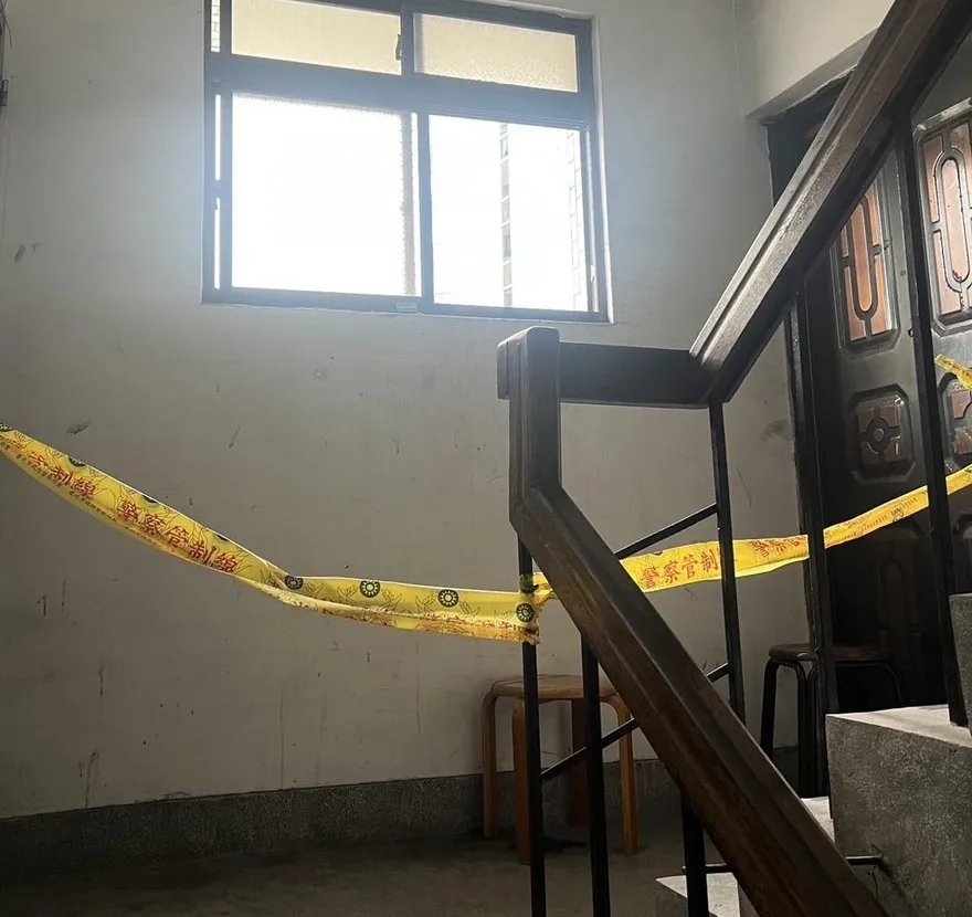 快訊/碰！北市信義區驚傳墜樓　婦「吊掛遮雨棚」無生命跡象搶救中